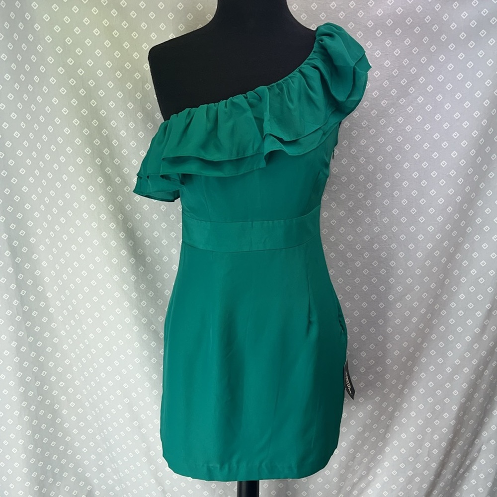NWT Green Ruffle Dress - Picture 2 of 6